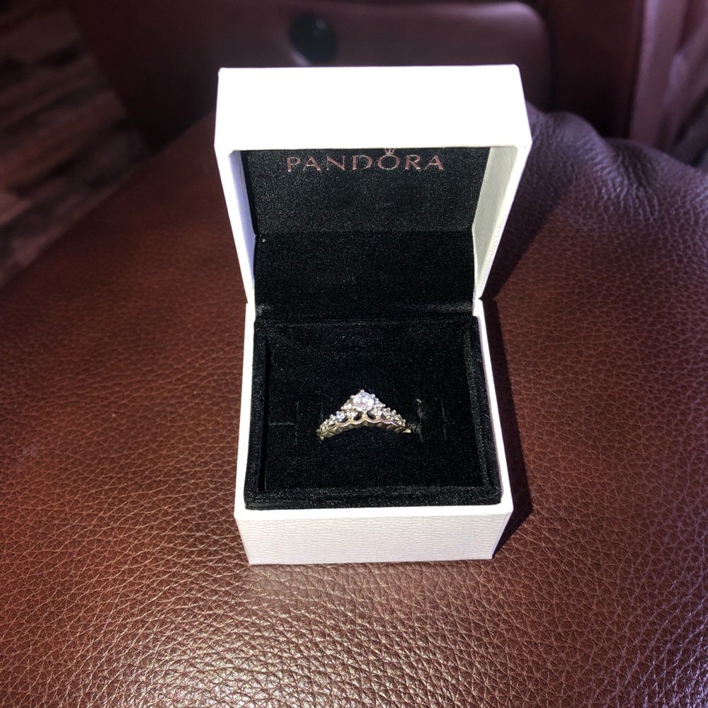 Pandora Fairytale Tiara Ring
